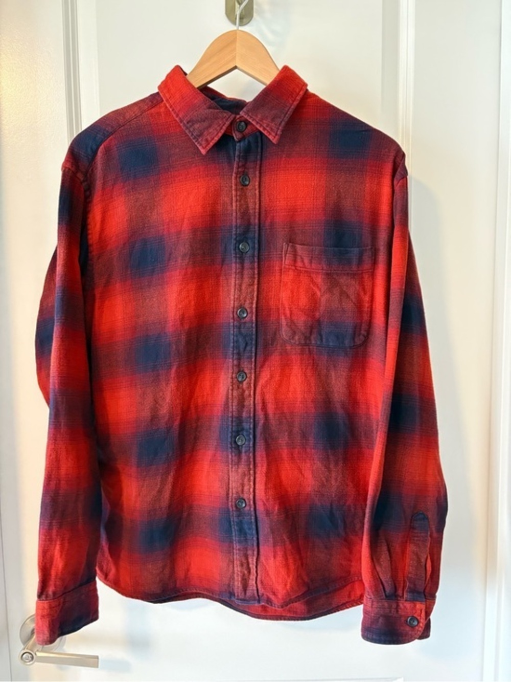 Uniqlo Ombre Plaid Flannel Shirt Red Navy Cotton Medium